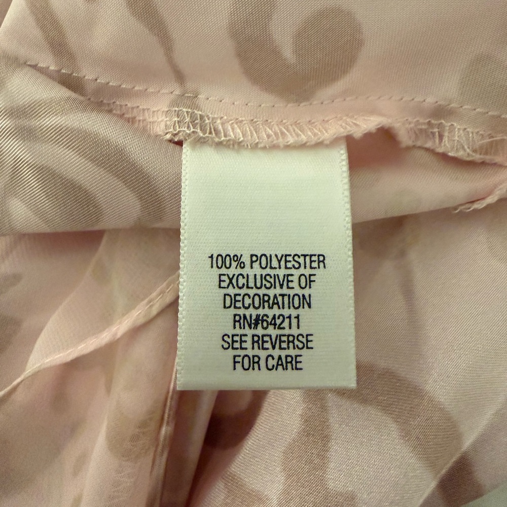 Pink Satin and Lace Chemise with Delicate Detailing - Picture 5 of 6